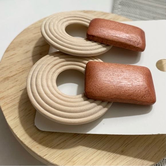 Wooden Statement Earrings Large Round Beige & Tan Bohemian Vintage Western Wood - Picture 2 of 6